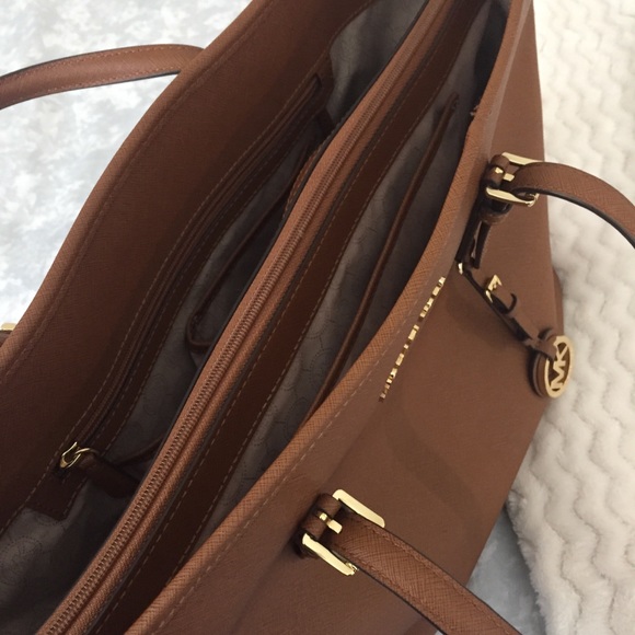 Michael Kors Large Brown bag - Picture 7 of 7